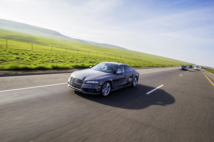  Audi A7 Sportback Piloted Driving Concept 2015 года  (фото 7 из 15)